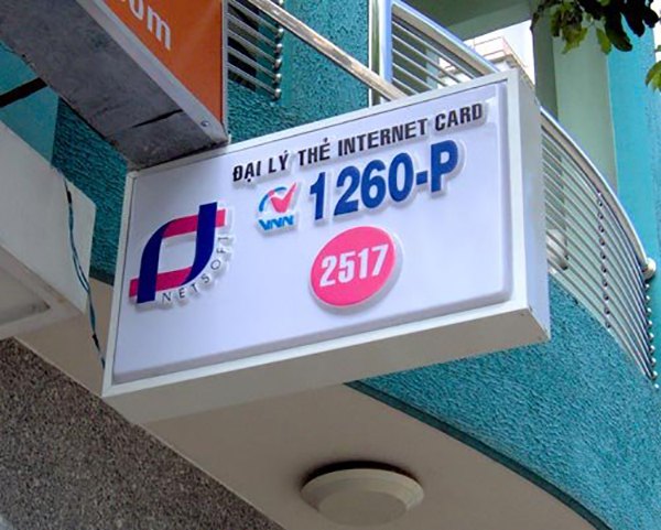 bien quang cao hop den mica dep 7