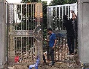 Mẫu cổng inox 2 cánh đẹp mới nhất hiện nay