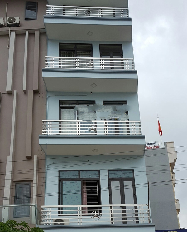 mau lan can inox dep moi nhat 28