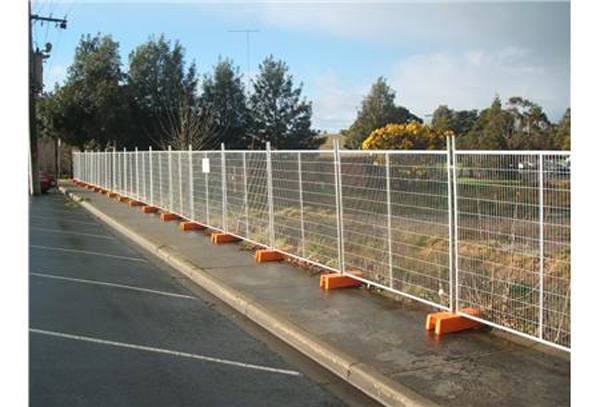 Hàng rào thép lưới B40 là giải pháp lý tưởng để bảo vệ và giữ an ninh cho khuôn viên của bạn. Với chất lượng cao và tính thẩm mỹ tuyệt đối, sản phẩm này đang trở thành xu hướng được ưa chuộng.