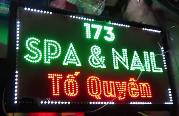 Biển Led Vẫy Rực Rỡ: Thu Hút Khách Hàng Từ Khoảng Cách 100m Bien quang cao cua hang lam toc nail 26