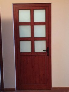 Mẫu cửa nhôm kính việt pháp vân gỗ đẹp