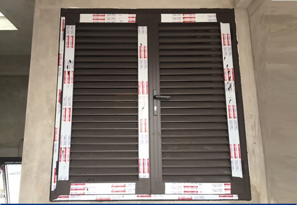 mau cua nhom xingfa mau ghi den dep 16