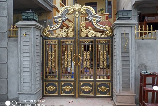 cửa cổng inox màu