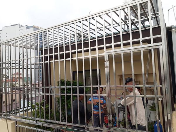 khung bao ve inox 34
