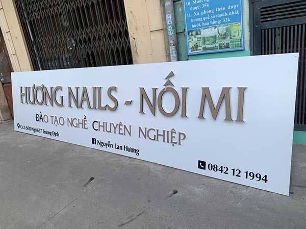 lam bien quang cao 9