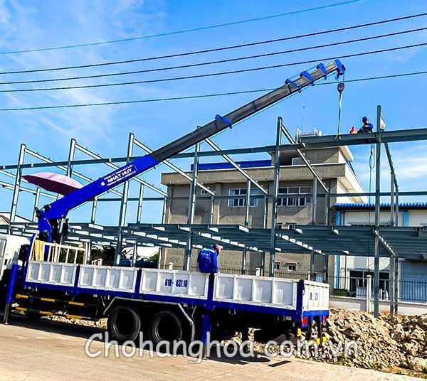 nha thep tien che 24