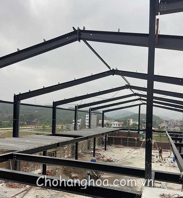 nha thep tien che 25