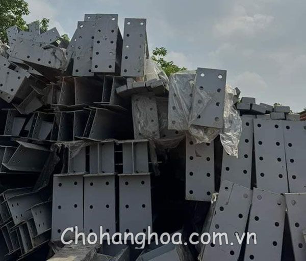 nha thep tien che 27