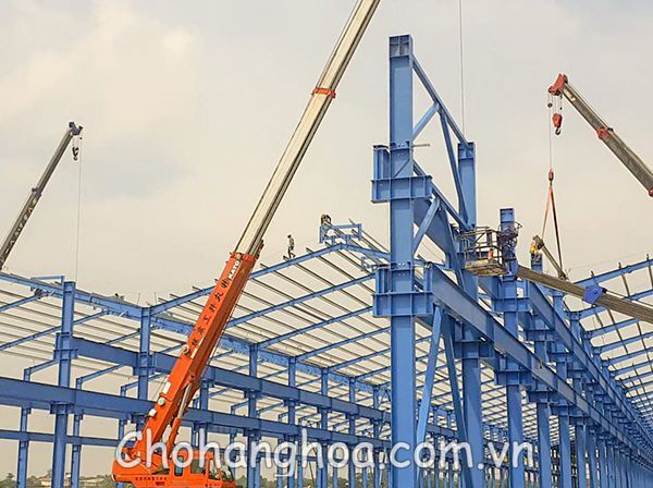 nha thep tien che 32