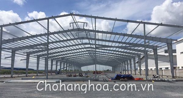 nha thep tien che 4