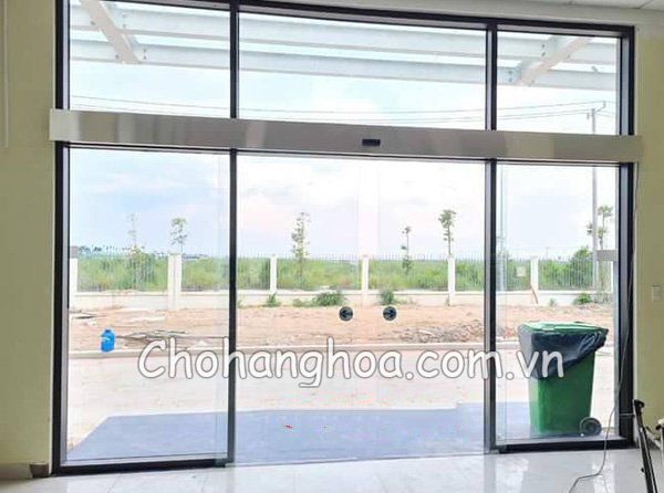 cua kinh tu dong 22