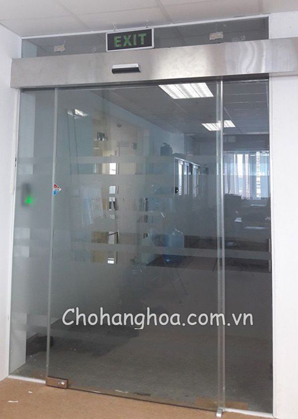 cua kinh tu dong 5
